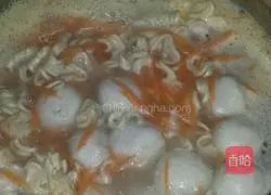 Illustration of how to cook noodles with meatballs 3