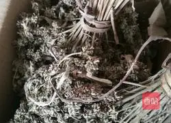 Illustration of how to make flower-dyed glutinous rice 1