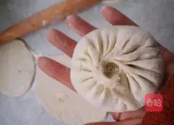 Illustration of how to make fennel seedling buns 9