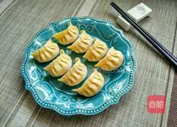 Illustration of how to make cabbage, shrimp skin and pork dumplings 13