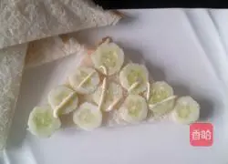 Illustration of how to make fruit sandwich (super simple version) 9
