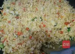 Illustration of how to make egg fried rice 5