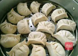 Illustration of how to make dumplings with watermelon rind and pork stuffing 17