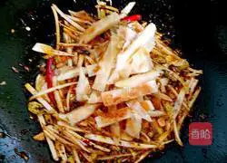 Illustration of Laoganma's vegetarian fried cakes 7