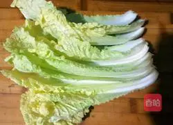 Illustration of making cabbage and fungus dumplings 5