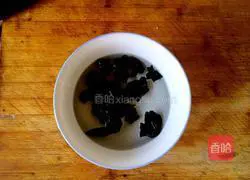 Leek and Egg Pie Recipe Illustration 5