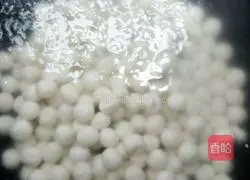 Illustration of how to make sweet-scented osmanthus rice wine dumplings 2