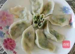 Illustration of how to make leek vegetarian dumplings 15