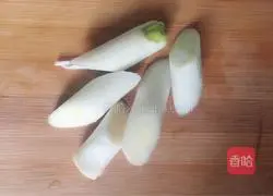 Illustration of home-style braised sausage rice 3