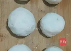 Illustration of making glutinous rice cakes stuffed with date paste 4