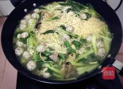 Illustration of how to make noodles with lots of ingredients 2