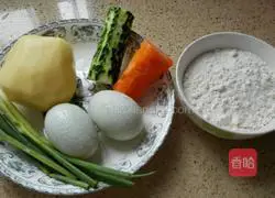 Illustration of how to make fried potato and three vegetable pancakes 1
