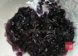 Illustration of how to make seaweed and shrimp skin wontons 1