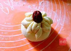 Illustration of how to make milk-flavored steamed buns 12