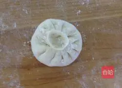 Illustration of how to make fried buns 10