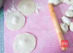  Illustration of how to make shepherd’s purse and meat buns 16