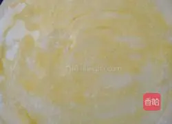 Illustration of how to make straw hat cake 10