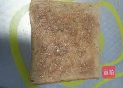 Illustration of how to make egg salad sandwich 7