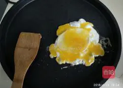 Illustration of homemade breakfast sandwich 4