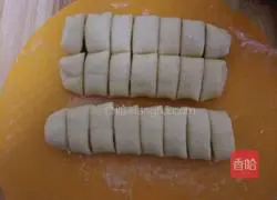 Illustration of how to make corn buns 10