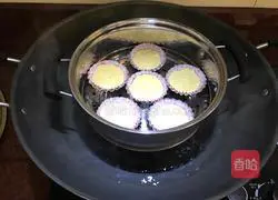 Illustration of how to make egg steamed buns without fermentation 11