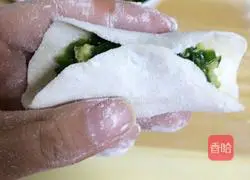Illustration of how to make leek and egg dumplings 11