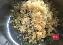 Illustration of how to make potato and pork dumplings 8