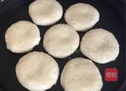 Illustration of how to make sesame sesame cakes 15