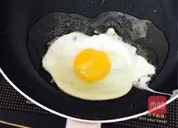 Illustration of how to make homemade hand pancakes and omelettes 5