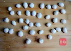 Illustration of how to make glutinous rice dumplings 3