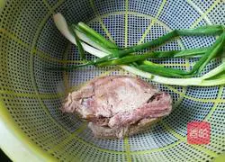 Illustration of how to make fragrant beef and egg fried rice 1