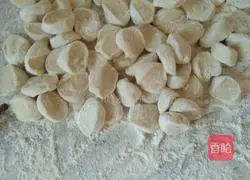 Illustration of how to make leek and egg dumplings 11