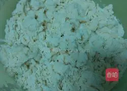 Illustration of how to make steamed buns with vegetarian stuffing 4