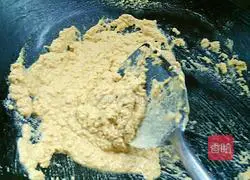 Illustration of how to make red bean paste cake 4