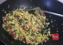 Illustration of how to make fat and fragrant fried rice 7