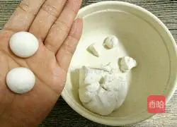 Illustration of how to make glutinous rice balls with rice wine and eggs 4