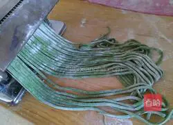 Illustration of how to make fruit and vegetable colored noodles 14