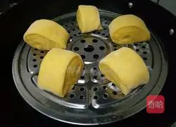 Illustration of how to make pumpkin steamed buns 9