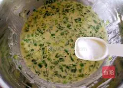 Illustration of how to make chive egg pancake 10