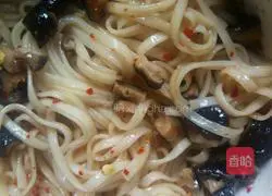 Illustration of how to make mushroom noodles 9