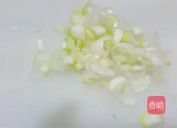 Illustration of how to make carrot and potato shredded cake 2