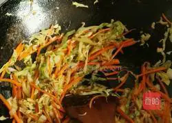 Illustration of how to make cabbage fried pancakes 6