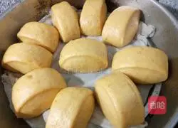 Illustration of how to make pumpkin steamed buns 12