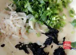 Illustration of how to make small wontons in clear soup 2