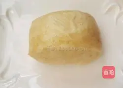 Illustration of how to make golden steamed bun slices 1