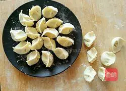 Illustration of how to make squid dumplings 10