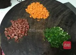 Illustration of how to make egg fried rice 1