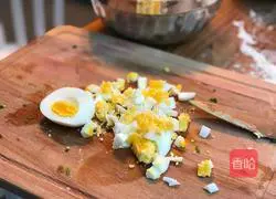 Illustration of how to make scallion pancakes 4