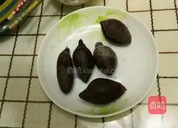 Illustration of how to make purple sweet potato buns 1