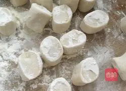 Illustration of how to make leek dumplings 4